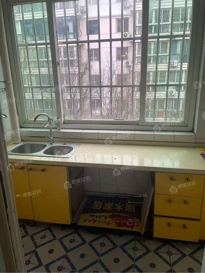 锦绣家园3室2厅1卫142㎡