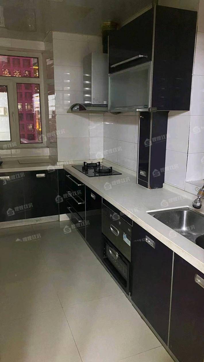天成首府3室2厅2卫136㎡