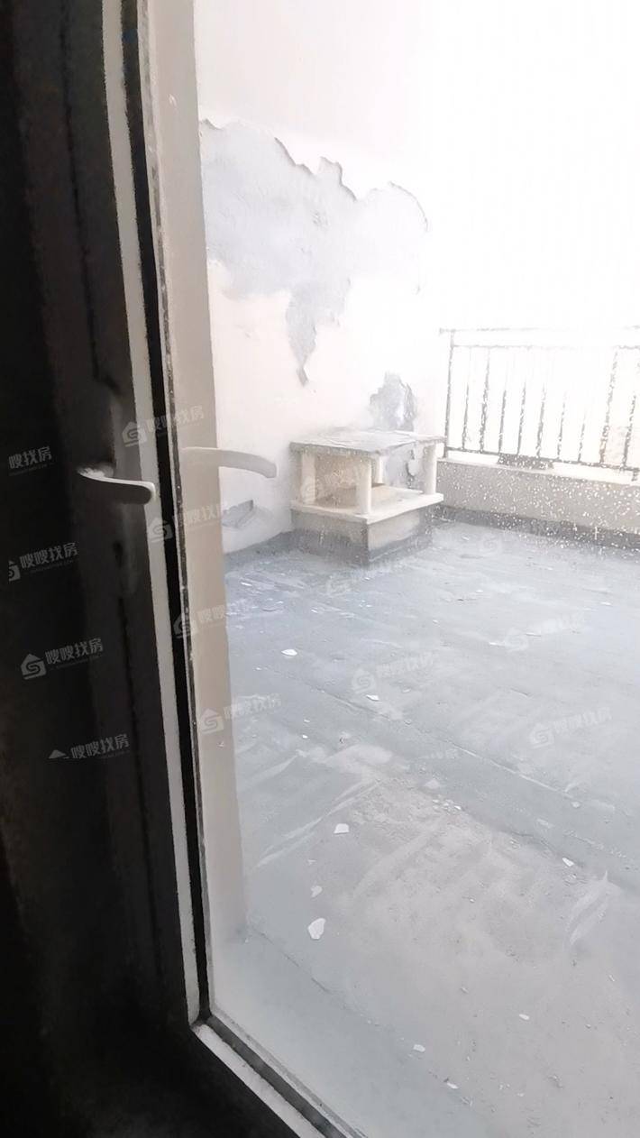 绿元尚邦4室3厅3卫240㎡