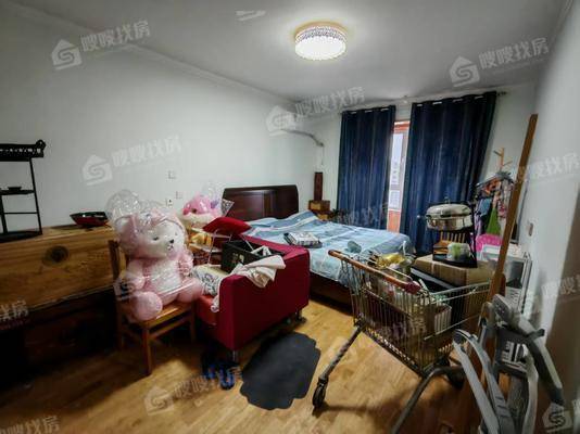 天成名著一期3室2厅2卫137㎡