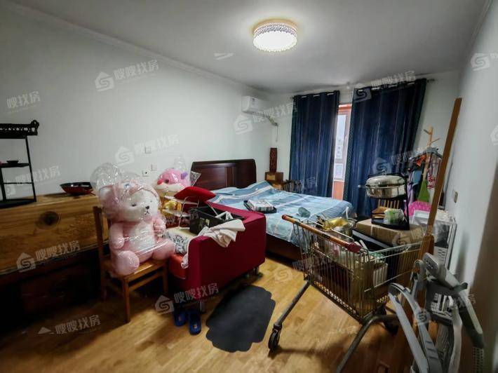 天成名著一期3室2厅2卫137㎡