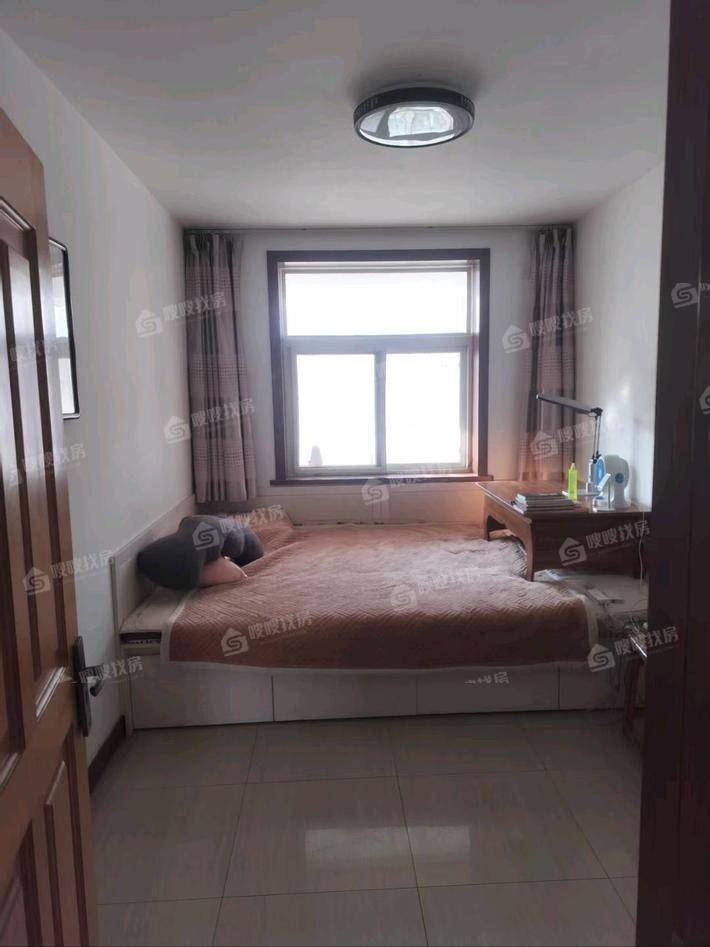 万泰家园3室2厅2卫139㎡