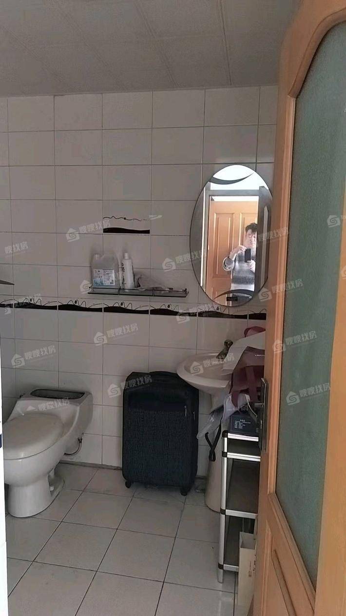 万泰家园3室2厅2卫139㎡