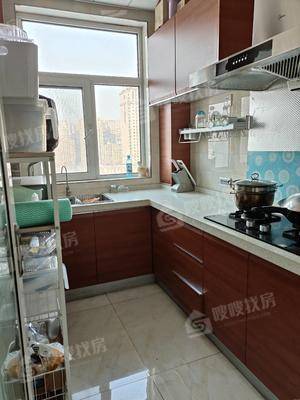凤凰城（C区）3室2厅1卫108㎡