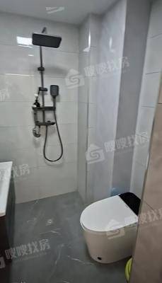 龙岸清华3室2厅2卫131㎡