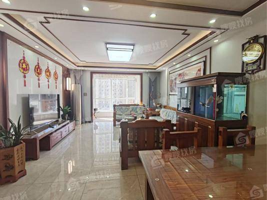 凤凰城（C区）3室2厅2卫139㎡