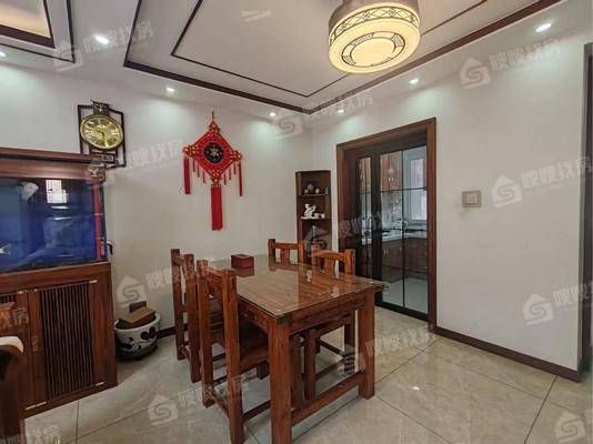 凤凰城（C区）3室2厅2卫139㎡