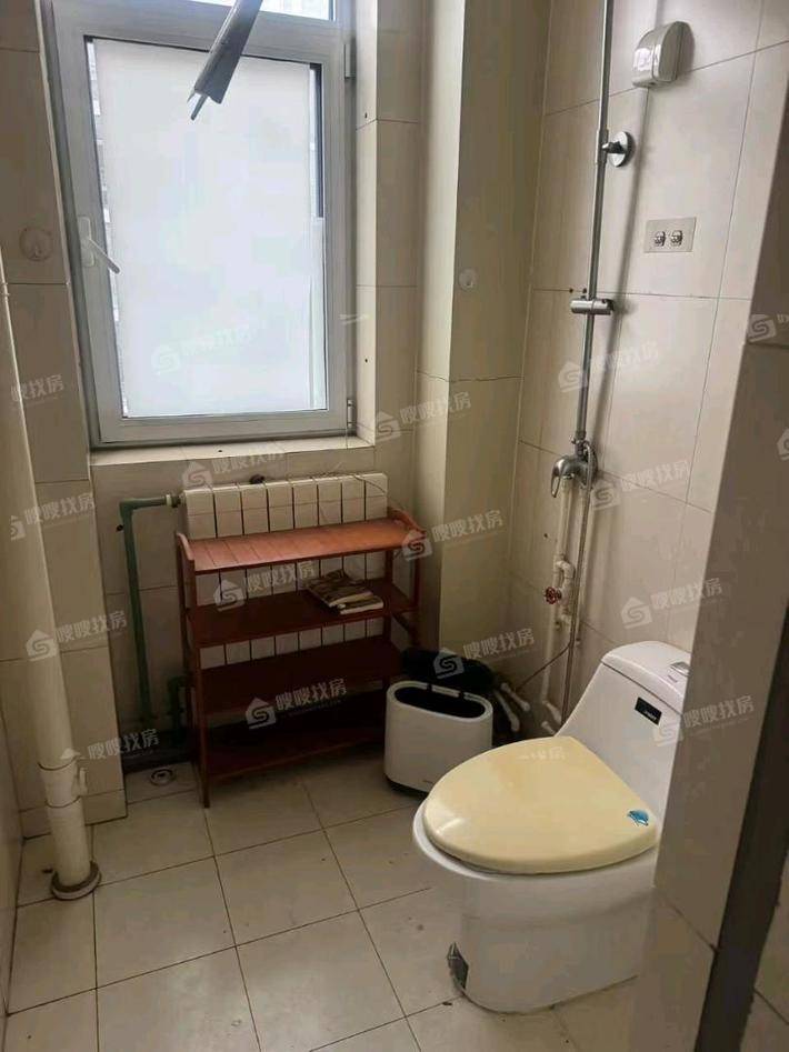 医专小区（新医专宿舍）3室2厅2卫146㎡