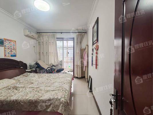 医专小区（新医专宿舍）4室2厅2卫155㎡