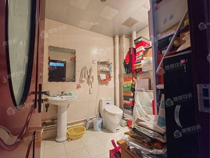 医专小区（新医专宿舍）4室2厅2卫155㎡