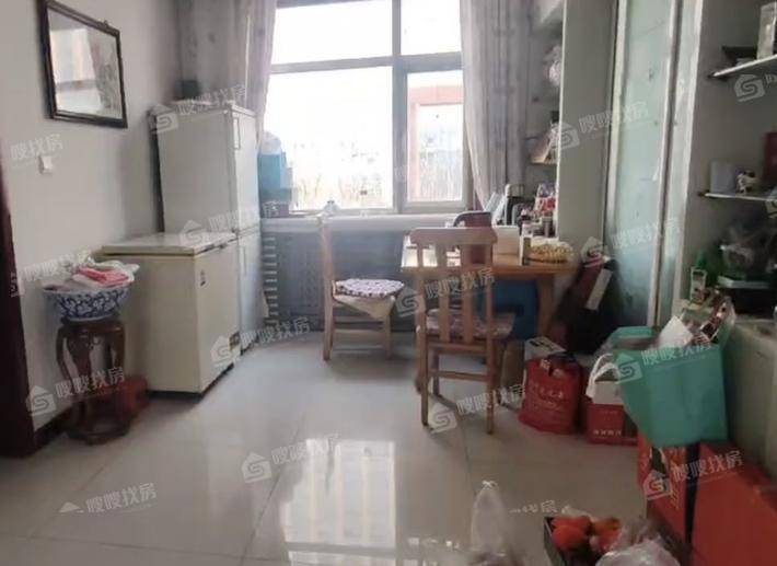 医专小区（新医专宿舍）4室2厅2卫155㎡
