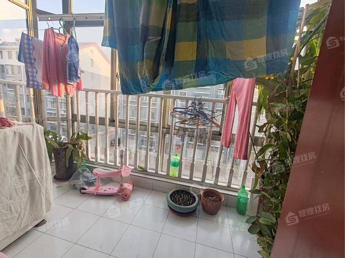 医专小区（新医专宿舍）4室2厅2卫155㎡