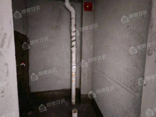 荣盛花语城3室2厅2卫103㎡