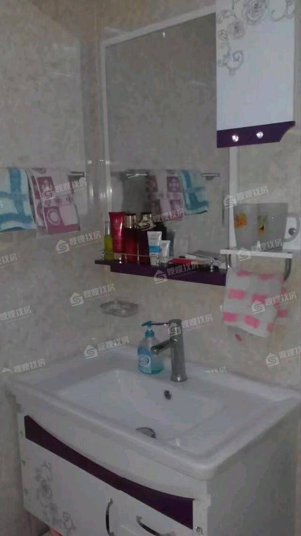 众和凤凰城2室2厅2卫95㎡