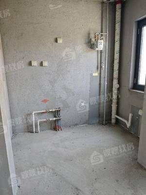 青海一品3室2厅2卫120㎡