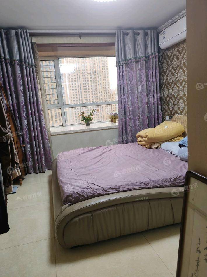 天成郡府西区3室2厅2卫135㎡