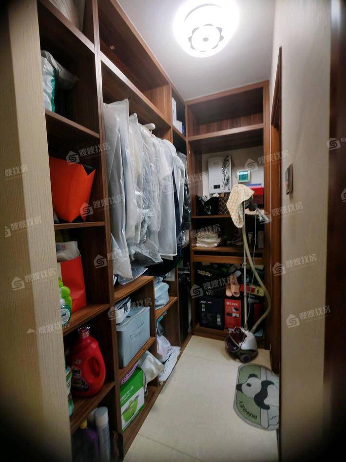 天成郡府西区3室2厅2卫135㎡