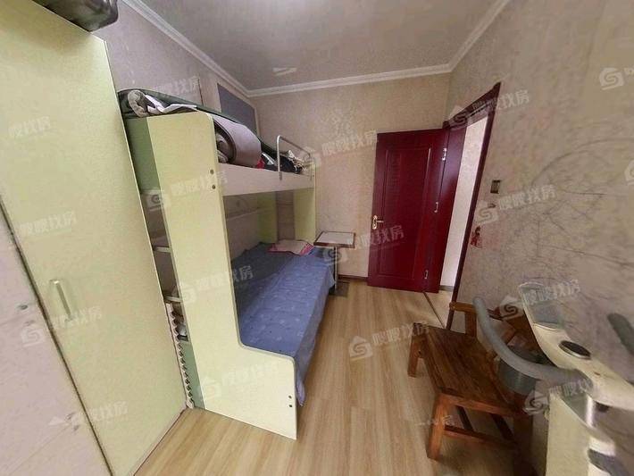 天成郡府东区3室2厅2卫142㎡
