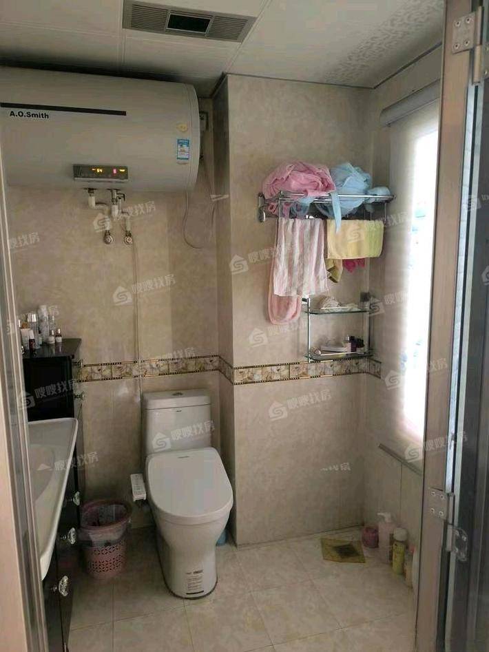 天成郡府东区3室2厅2卫142㎡