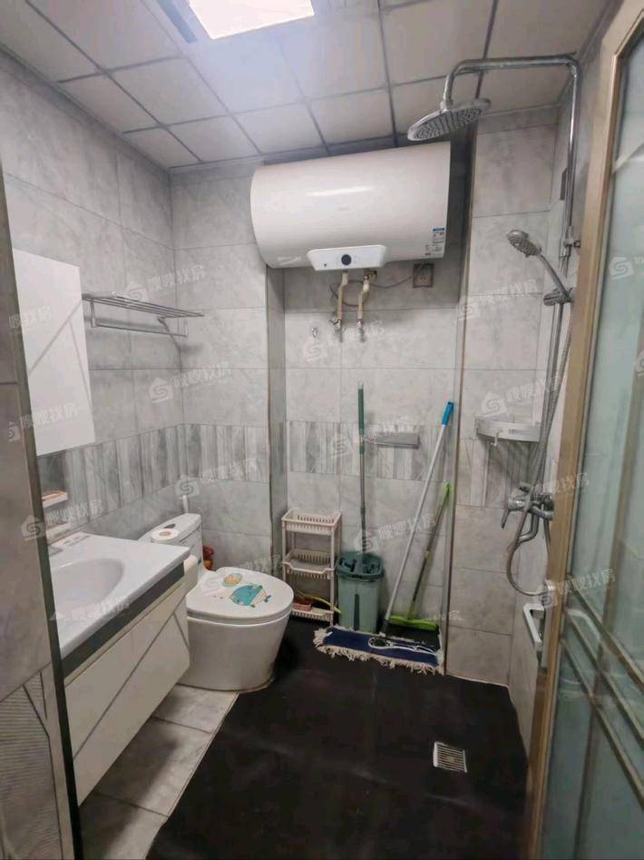 龙岸清华3室2厅1卫106㎡