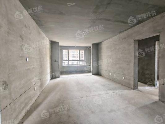 万泰丽景东区3室2厅2卫135㎡
