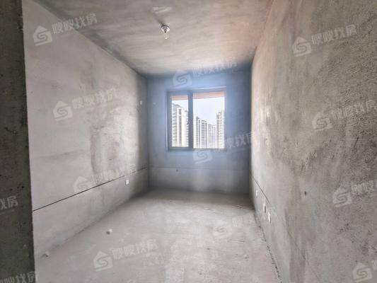 万泰丽景东区3室2厅2卫135㎡