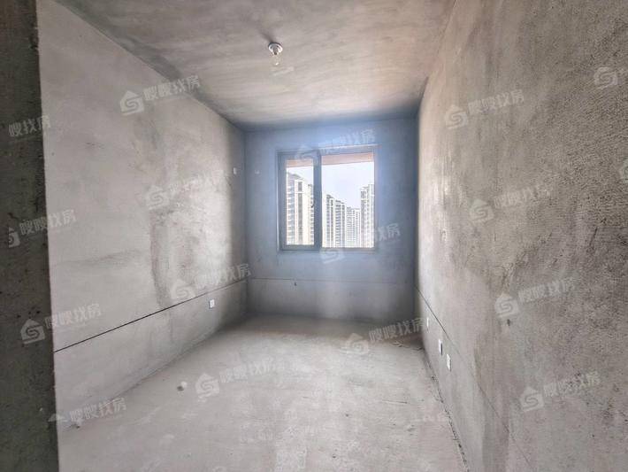 万泰丽景东区3室2厅2卫135㎡