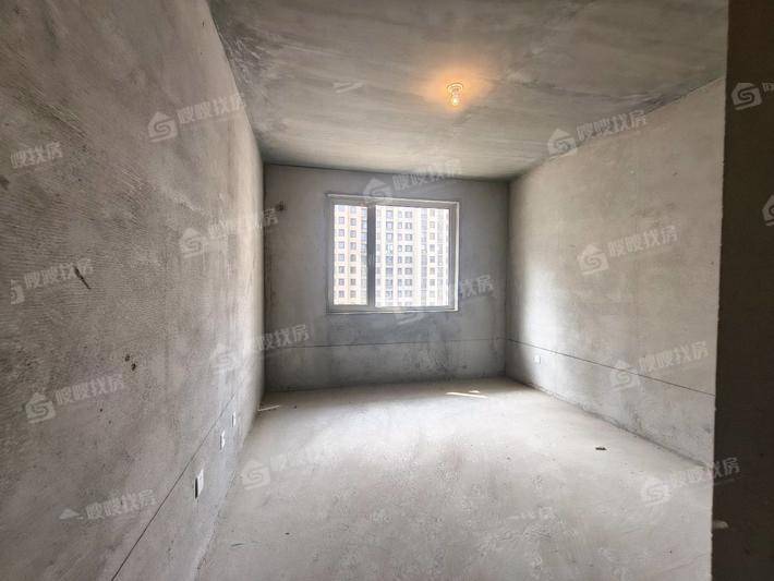 万泰丽景东区3室2厅2卫135㎡