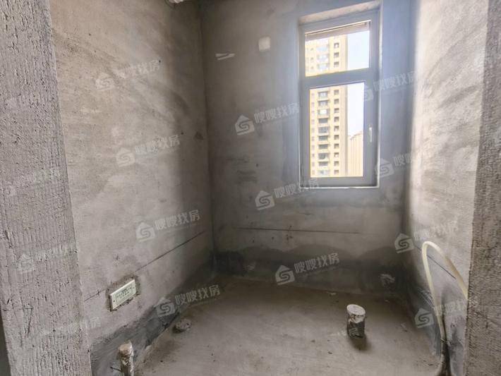 万泰丽景东区3室2厅2卫135㎡