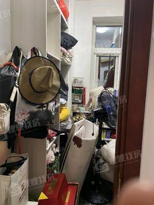 天成郡府东区3室2厅2卫135㎡