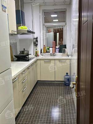 天成郡府东区3室2厅2卫135㎡