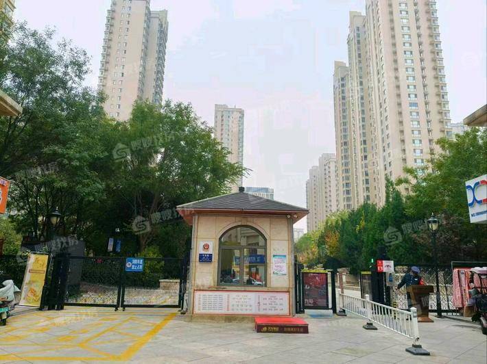 天成郡府东区3室2厅2卫135㎡
