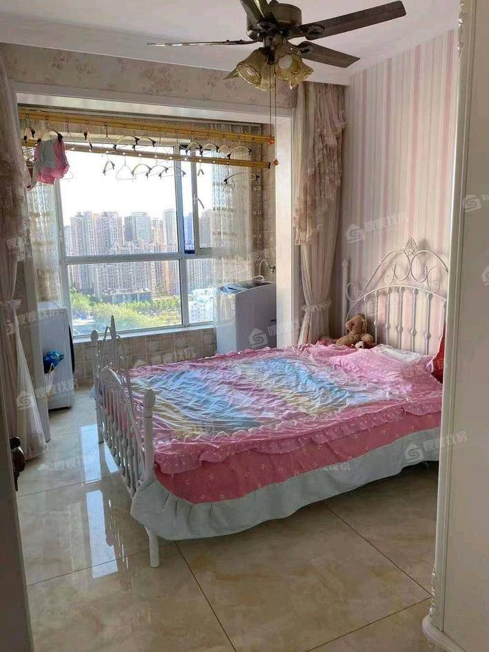 天成郡府西区3室2厅2卫139㎡