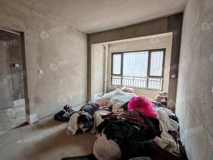 天成玉玺台三期3室2厅3卫179㎡
