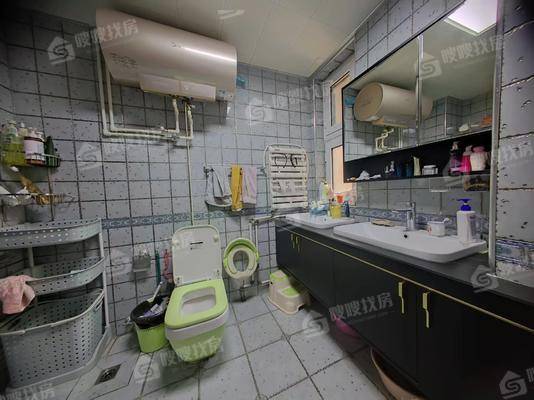 万泰丽景东区3室2厅2卫155㎡
