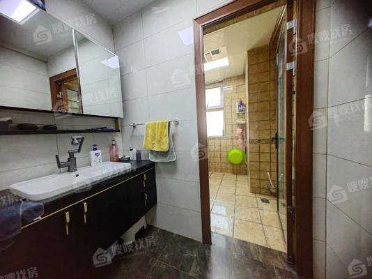 万泰丽景东区3室2厅2卫155㎡