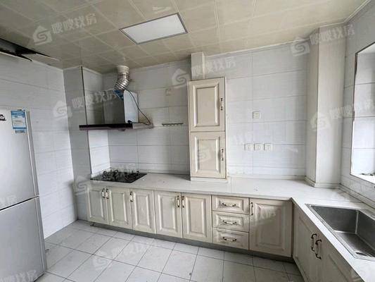 荣盛兰亭苑3室2厅2卫138㎡