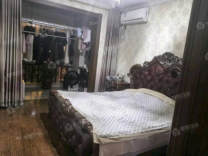 荣盛兰亭苑3室2厅2卫131㎡