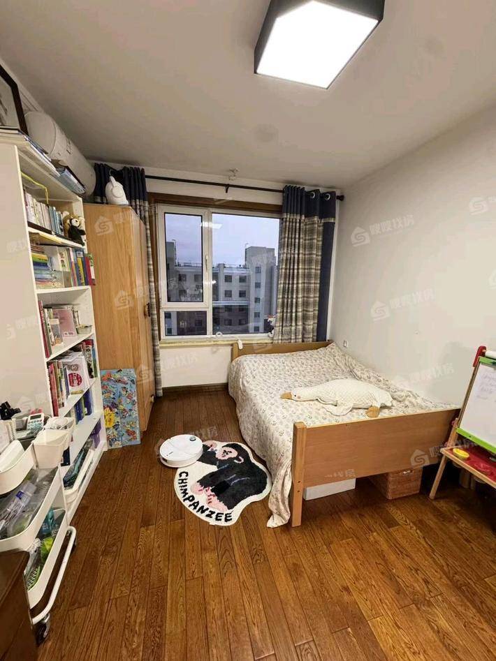 天成名著一期3室2厅1卫112㎡