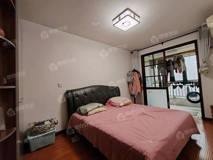 天成郡府东区3室2厅1卫130㎡