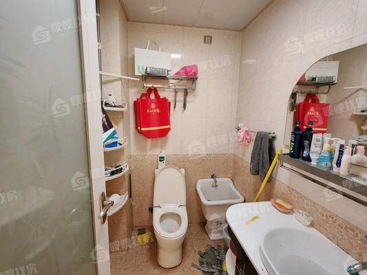 天成郡府东区3室2厅2卫136㎡