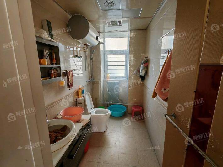 天成郡府东区3室2厅2卫136㎡