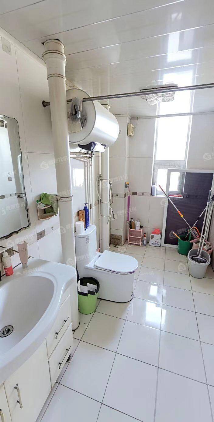 恒顺花园3室2厅2卫128㎡