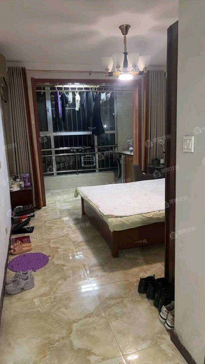 凤凰城（C区）3室2厅2卫135㎡
