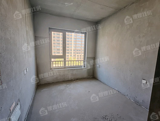 青海一品3室2厅2卫136㎡