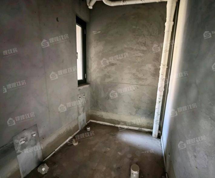 青海一品3室2厅2卫136㎡