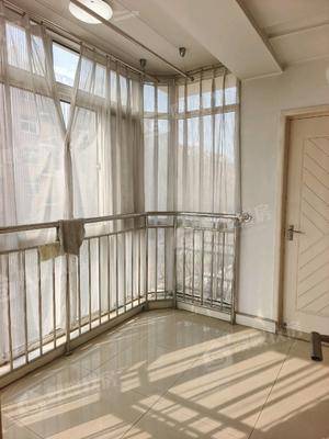 万泰家园3室2厅2卫130㎡