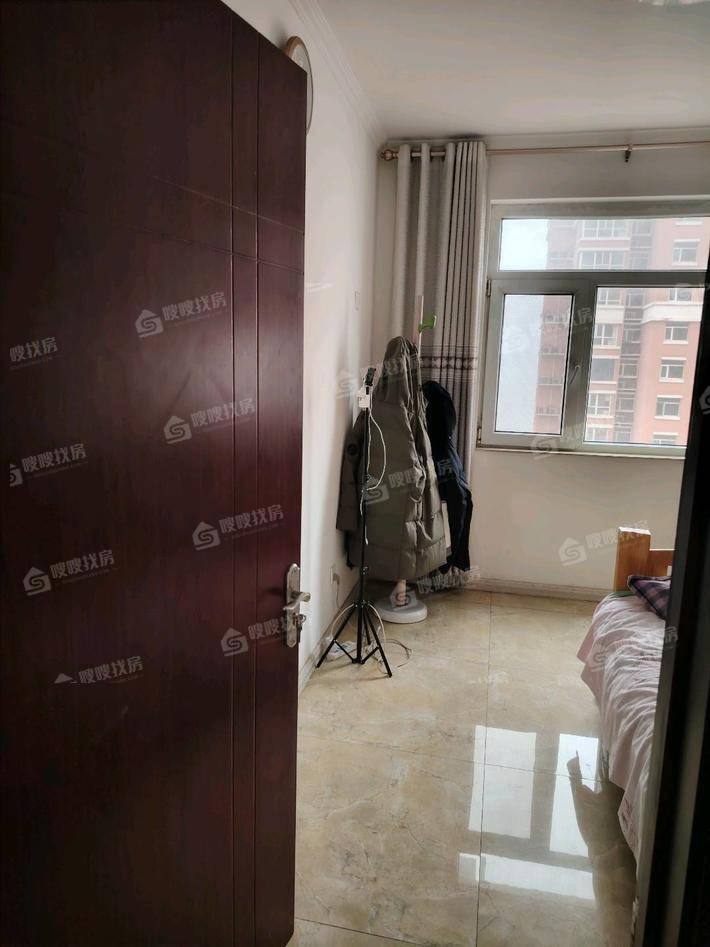 万润绿景园3室2厅1卫127㎡