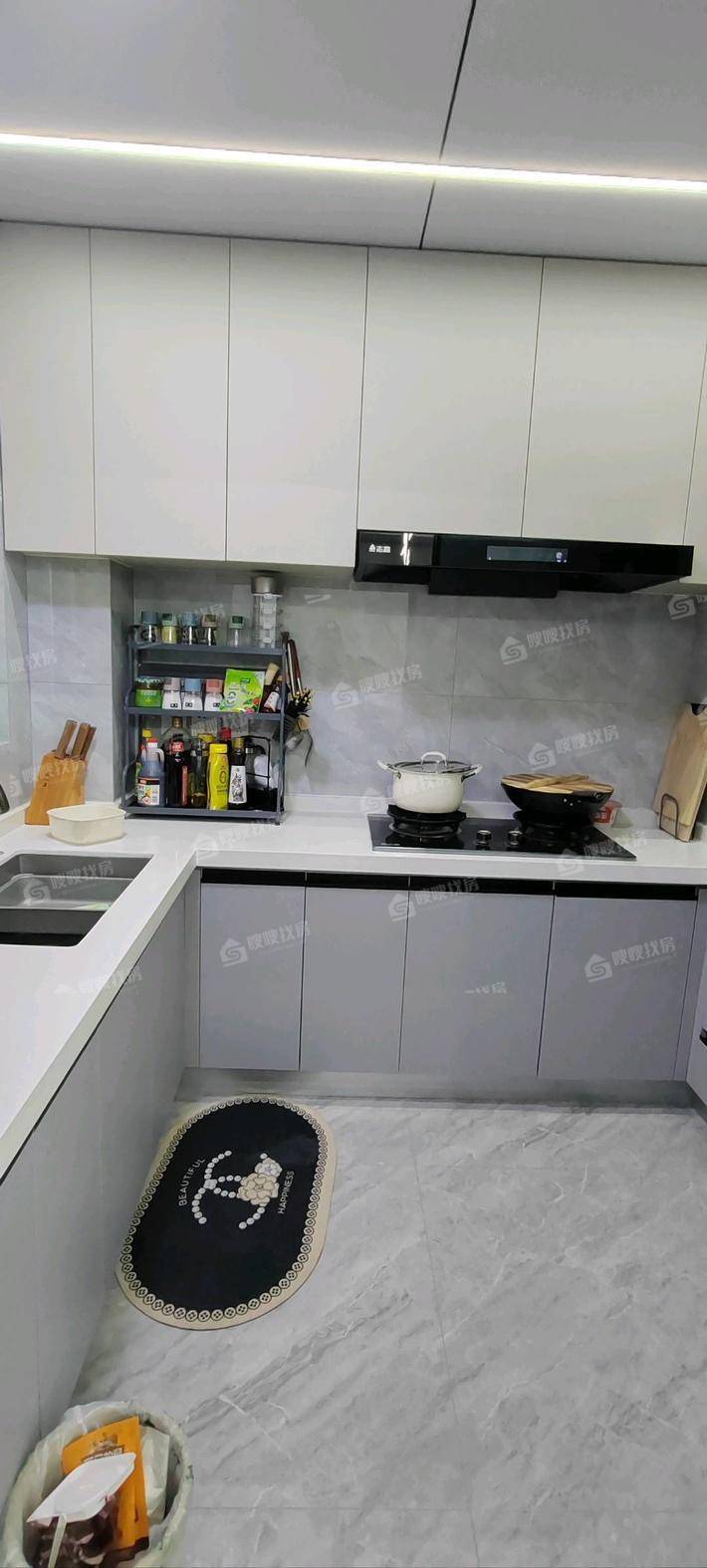 吾悦华府3室2厅1卫110㎡