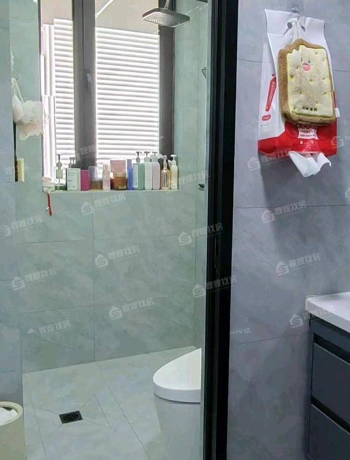 吾悦华府3室2厅1卫110㎡